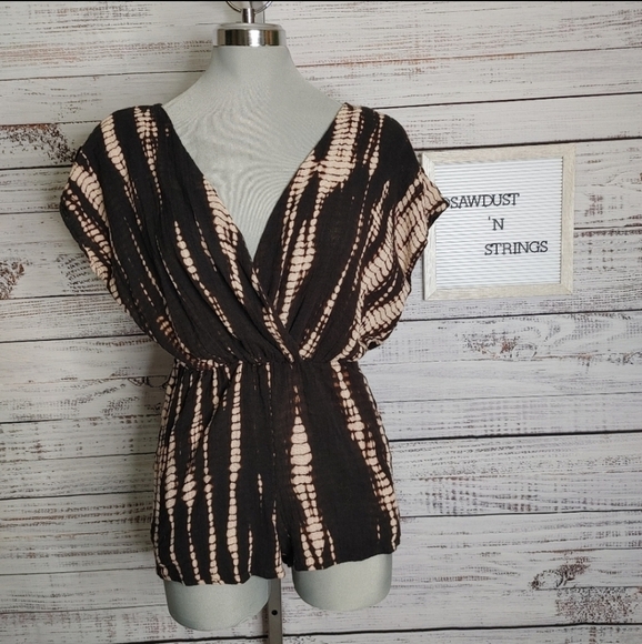 Urban Outfitters Band Of Gypsies Gauzy Romper Xs - Picture 2 of 14